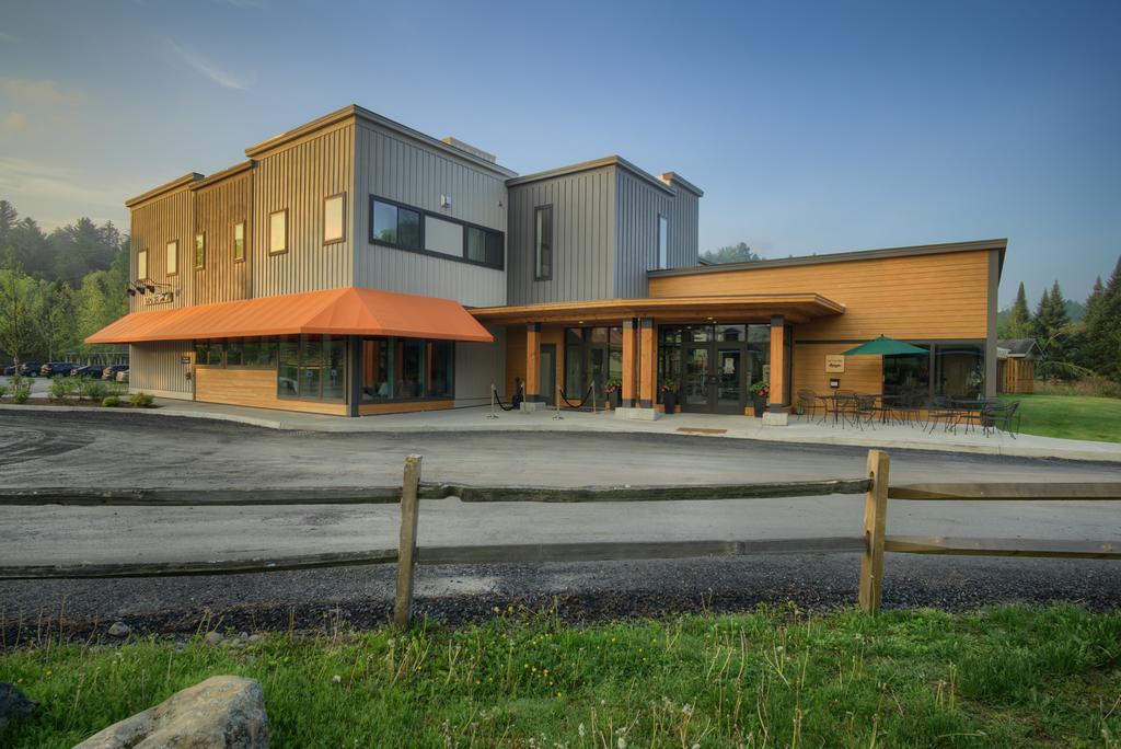 Sun & Ski Inn And Suites Stowe Zewnętrze zdjęcie