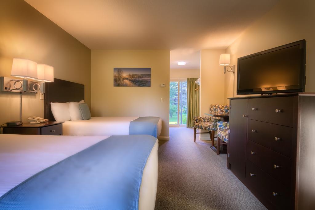 Sun & Ski Inn And Suites Stowe Zewnętrze zdjęcie
